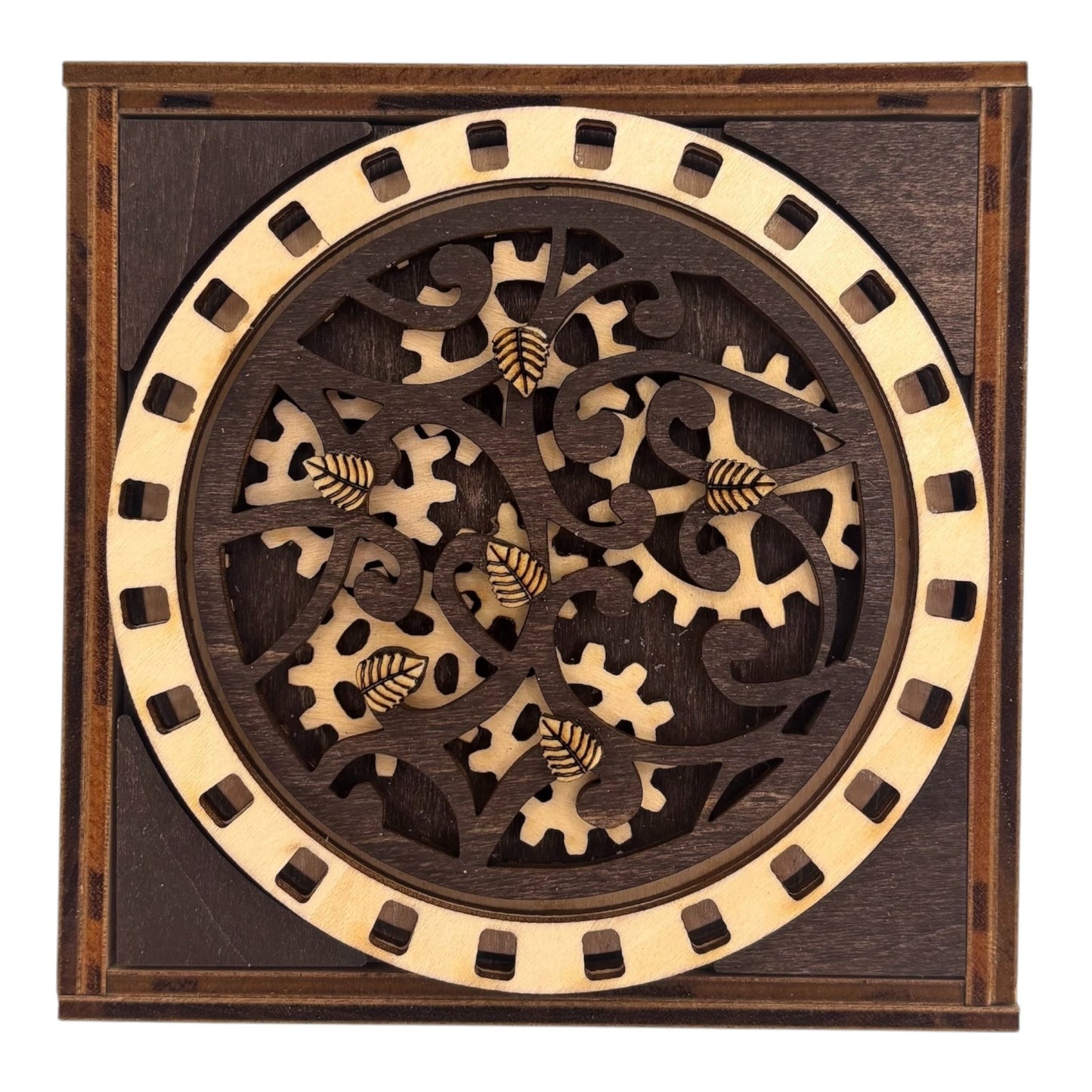 Cube engrenage mécanisme par rotation boite en bois pour bijoux , secrets trésors pas un casse tete décoration intérieur en gravure et decoupe laser fabrication francaise et artisanale