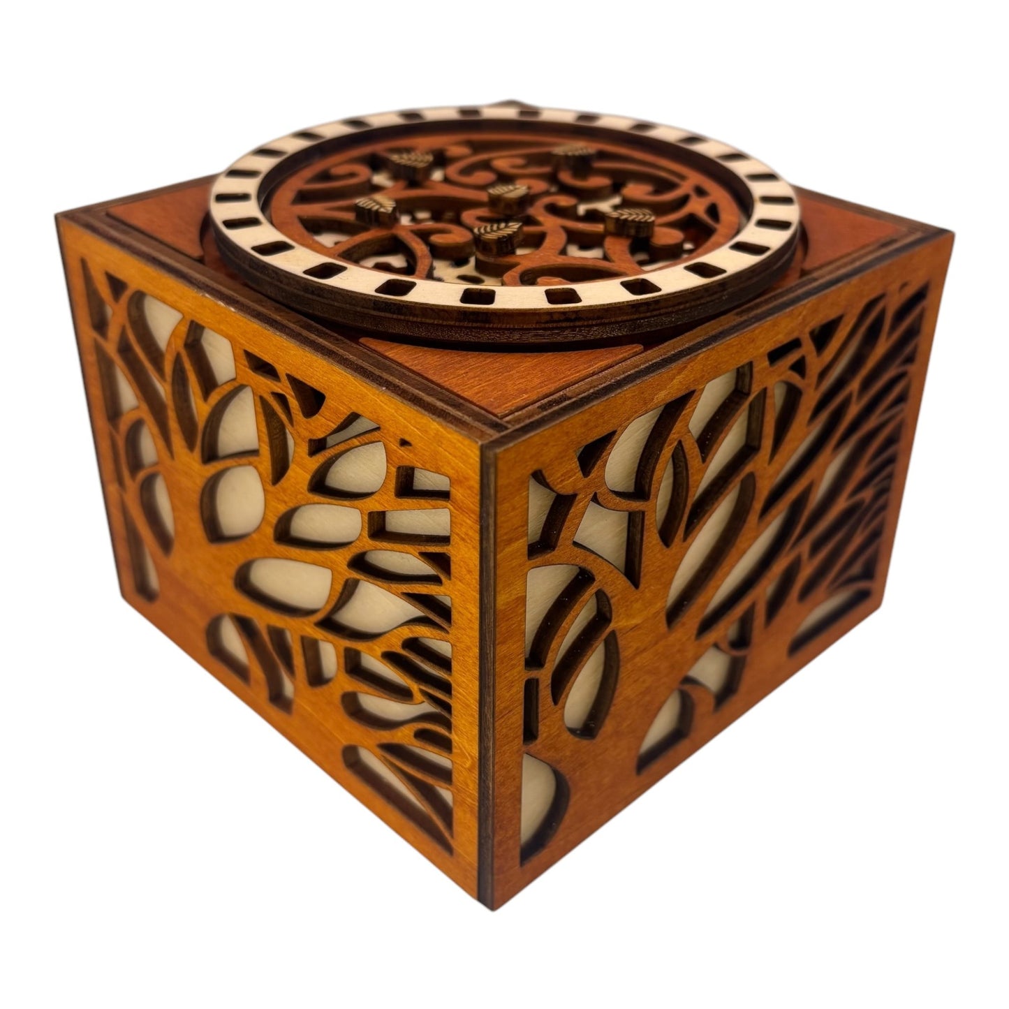boite en bois sans casse tête mais avec un mécanisme d'ouverture par engrenage pour bijoux, trésors secrets , decoration d'intérieur en gravure et découpe laser fabrication francaise et artisanale