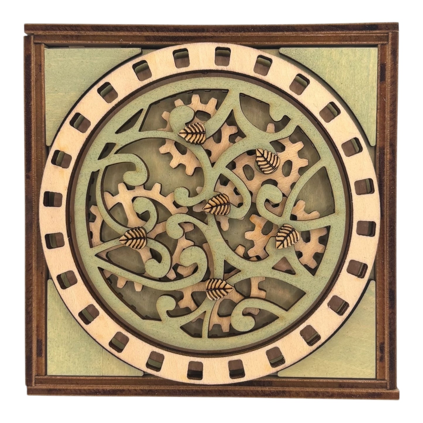 boite en bois mécanisme et engrenages pour bijoux trésors secrets pas de casse tête gravure et decoupe laser décoration intérieur de fabrication francaise et artisanale