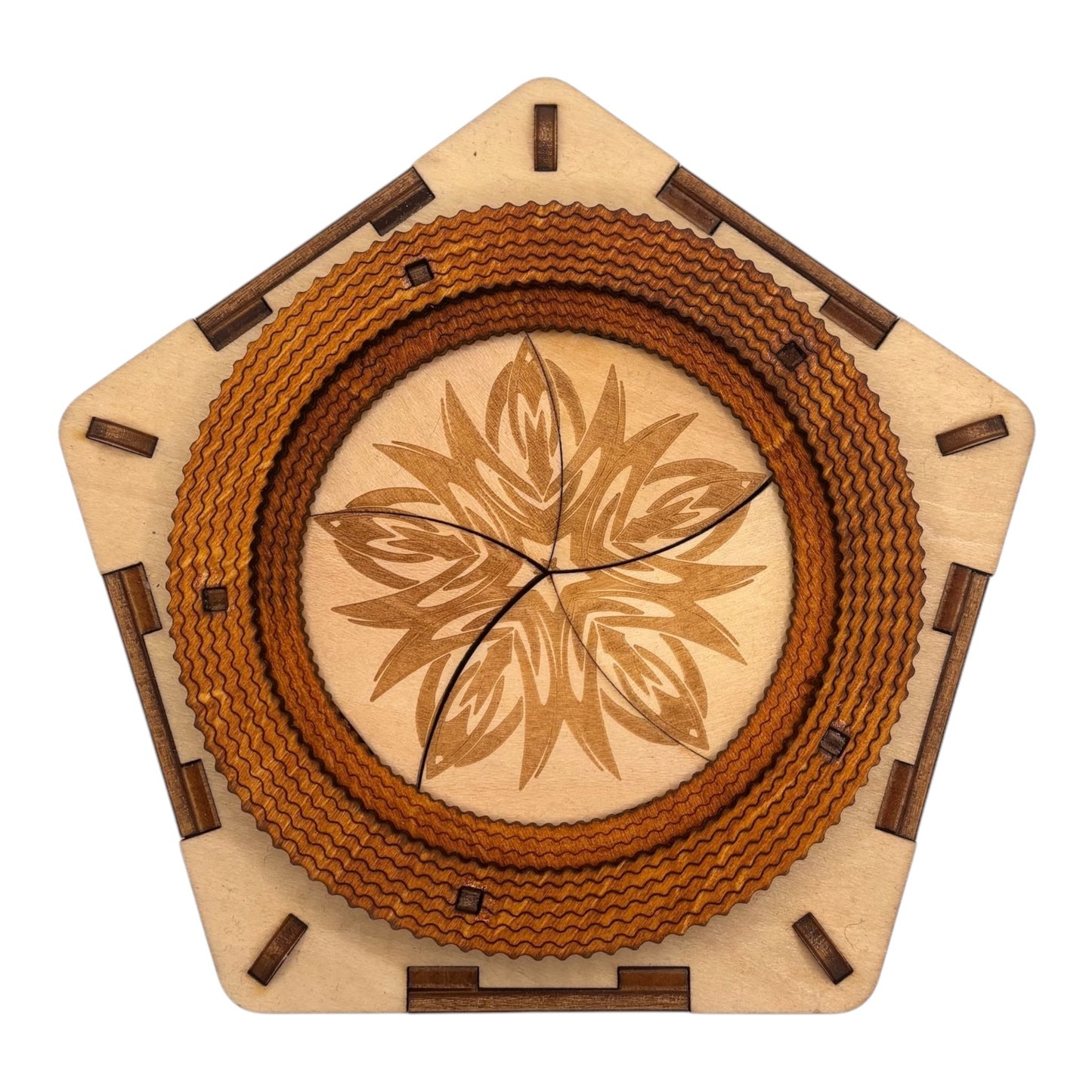 Boite en bois avec mécanisme et engrenage sans casse tete pour bijoux secrets tresors en decoupe et gravure laser fabrication francaise et artisanale décoration intérieur