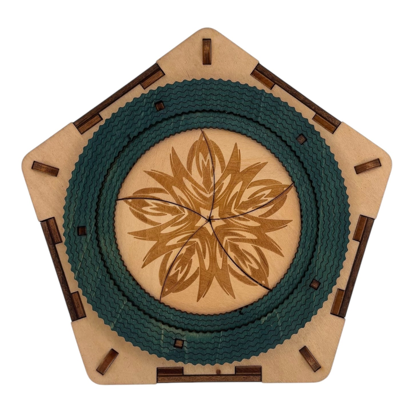 Boite en bois pour secrets, trésors bijoux en decoupet gravure laser avec mécanisme et engrenages sans casse tete décoration intérieur de fabrication francaise et artisanale
