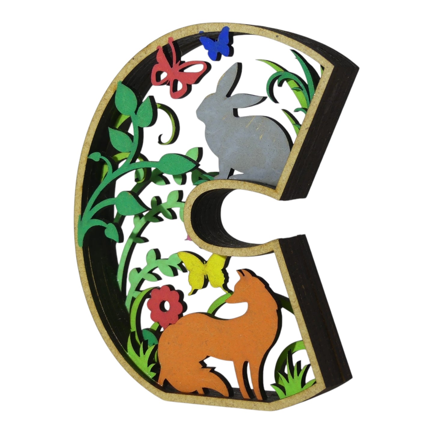 Lettre décorative en 3D avec animaux en découpe et gravure laser fabrication française et artisanale décoration intérieur