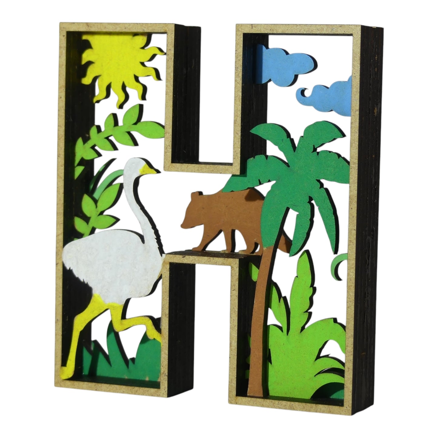 Lettre décorative en 3D avec animaux en découpe et gravure laser fabrication francaise et artisanale décoration intérieur