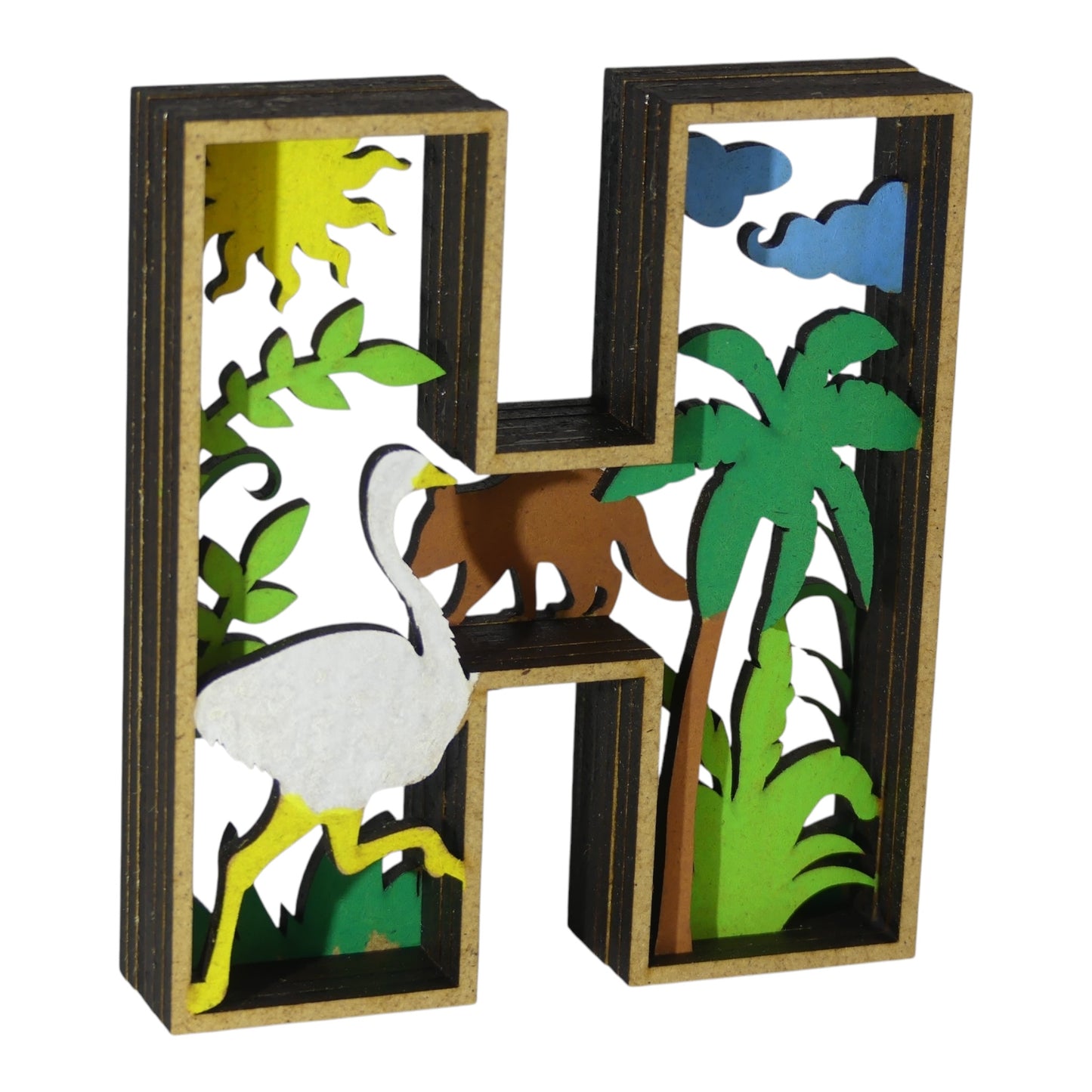 Lettre décorative en 3D avec animaux en découpe et gravure laser fabrication française et artisanale décoration intérieur