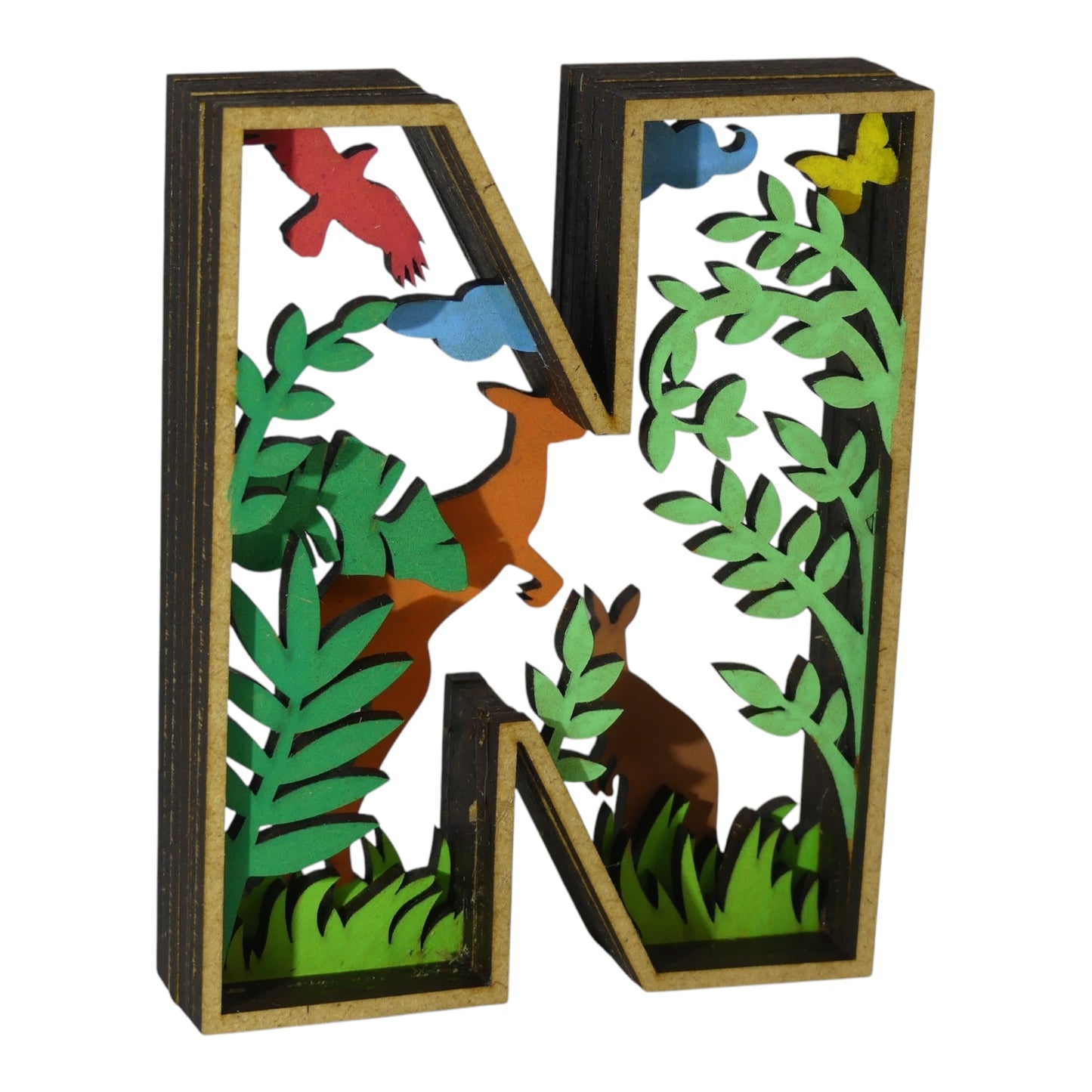 Lettre décorative en 3D avec animaux en découpe et gravure laser fabrication française et artisanale décoration intérieur