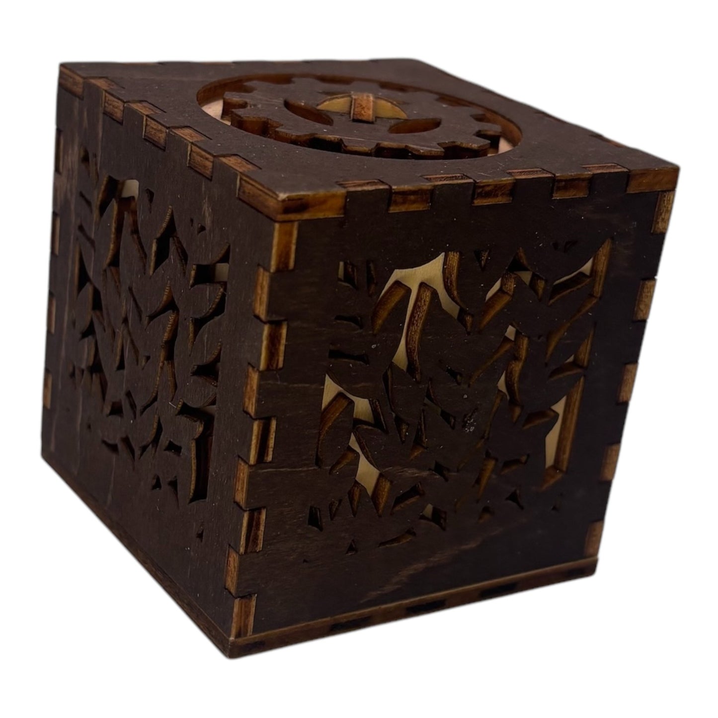 petite ecrin en decoupe laser en bois boite avec engrenage , mécanisme caché , pas de casse tête, boite à bijoux ou à trésors fabrication francaise et artisanale