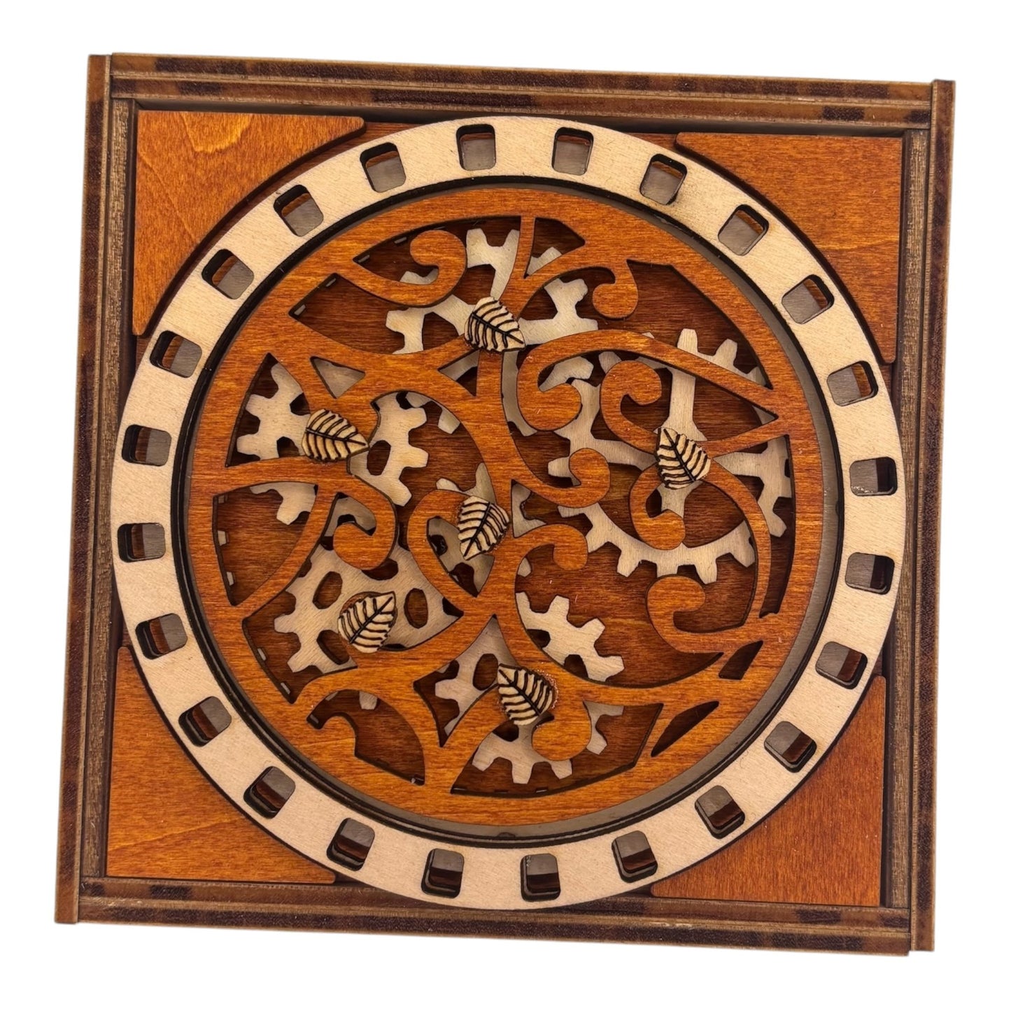 Boîte en bois avec mécanisme engrenagesans casse tête pour bijoux, secrets trésors décoration d'intérieur fabrication francaise et artisanale en découpe et gravure laser