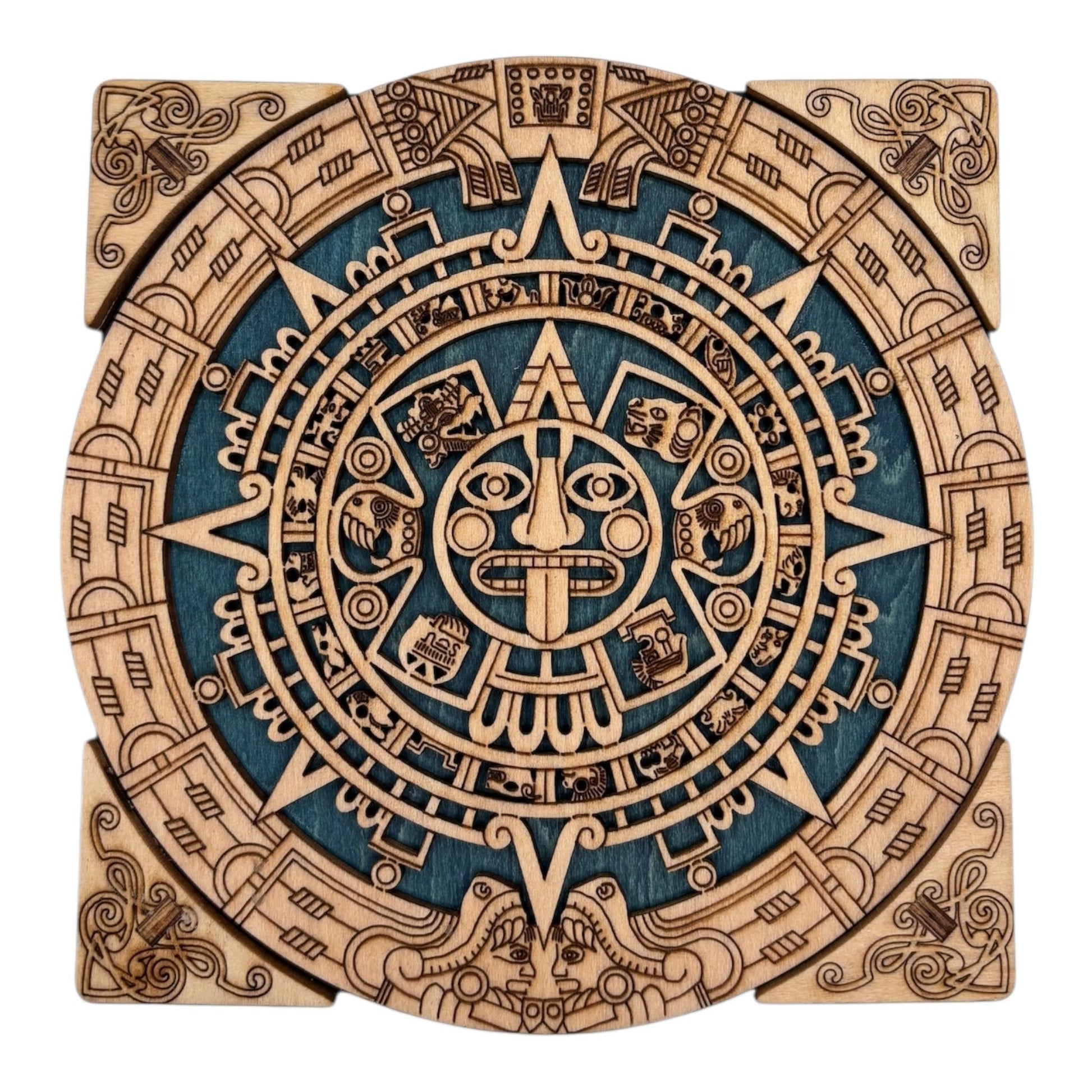 La boîte se verrouille et se déverrouille grâce à un ingénieux système mécanique, activé par le déplacement des quatre coins.
De fabrication française et artisanale cette boîte en bois à mécanisme est idéale pour abriter bijoux, secrets et petits trésors, sans casse-tête.