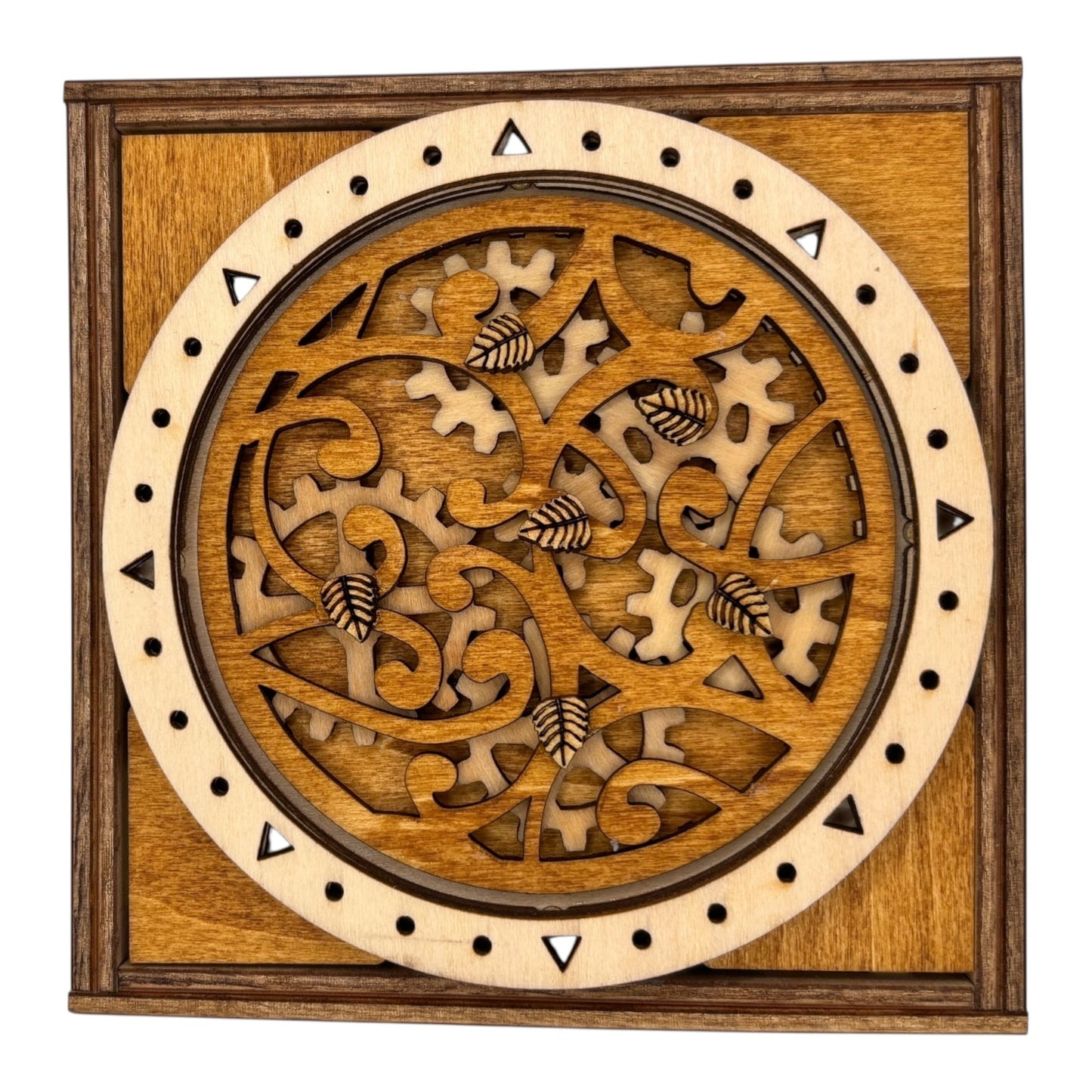 Cube engrenage mécanisme sans casse tete boite en bois à bijoux secrets trésors découpe et gravures lasers décoration intérieur fabrication francaise et artisanale