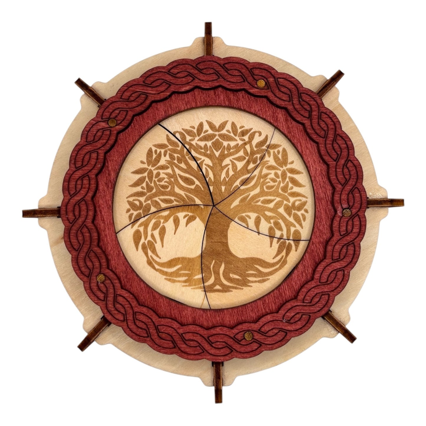 Boîte  ronde à mécanisme en bois, avec système d'ouverture ingénieux pour les esprits curieux. boite à bijoux, boite secrète.
De fabrication française et artisanale 