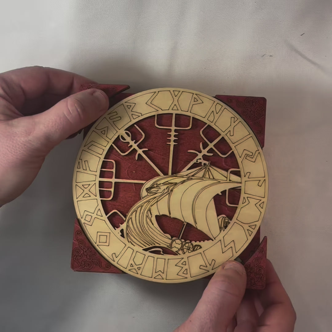 Boite en bois avec mécanisme , fabrication francaise et artisanale en découpe et gravure laser , décoration intérieur pour bijoux, secrets trésors