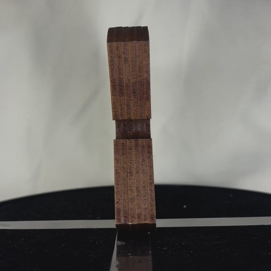 Charger la vidéo : Lettre décorative C diorama pour chambre d&#39;enfant ou décoration d&#39;intérieur découpe laser création francaise et artisanale