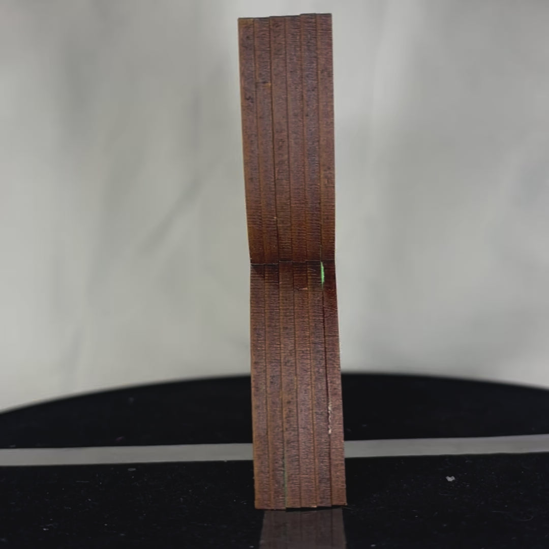 Charger la vidéo : Lettre décorative K diorama pour chambre d&#39;enfant ou décoration d&#39;intérieur découpe laser création francaise et artisanale