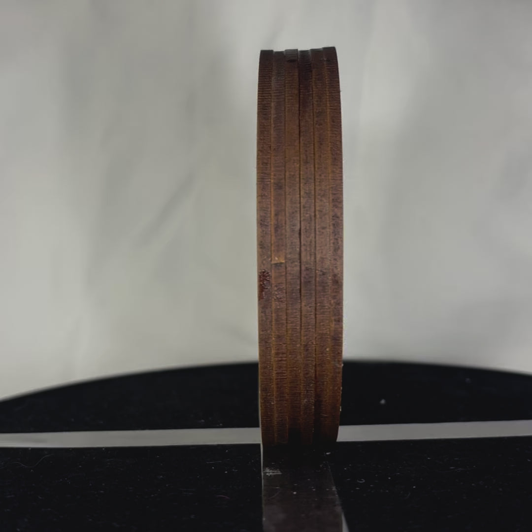Charger la vidéo : Lettre décorative O diorama pour chambre d&#39;enfant ou décoration d&#39;intérieur découpe laser création francaise et artisanale