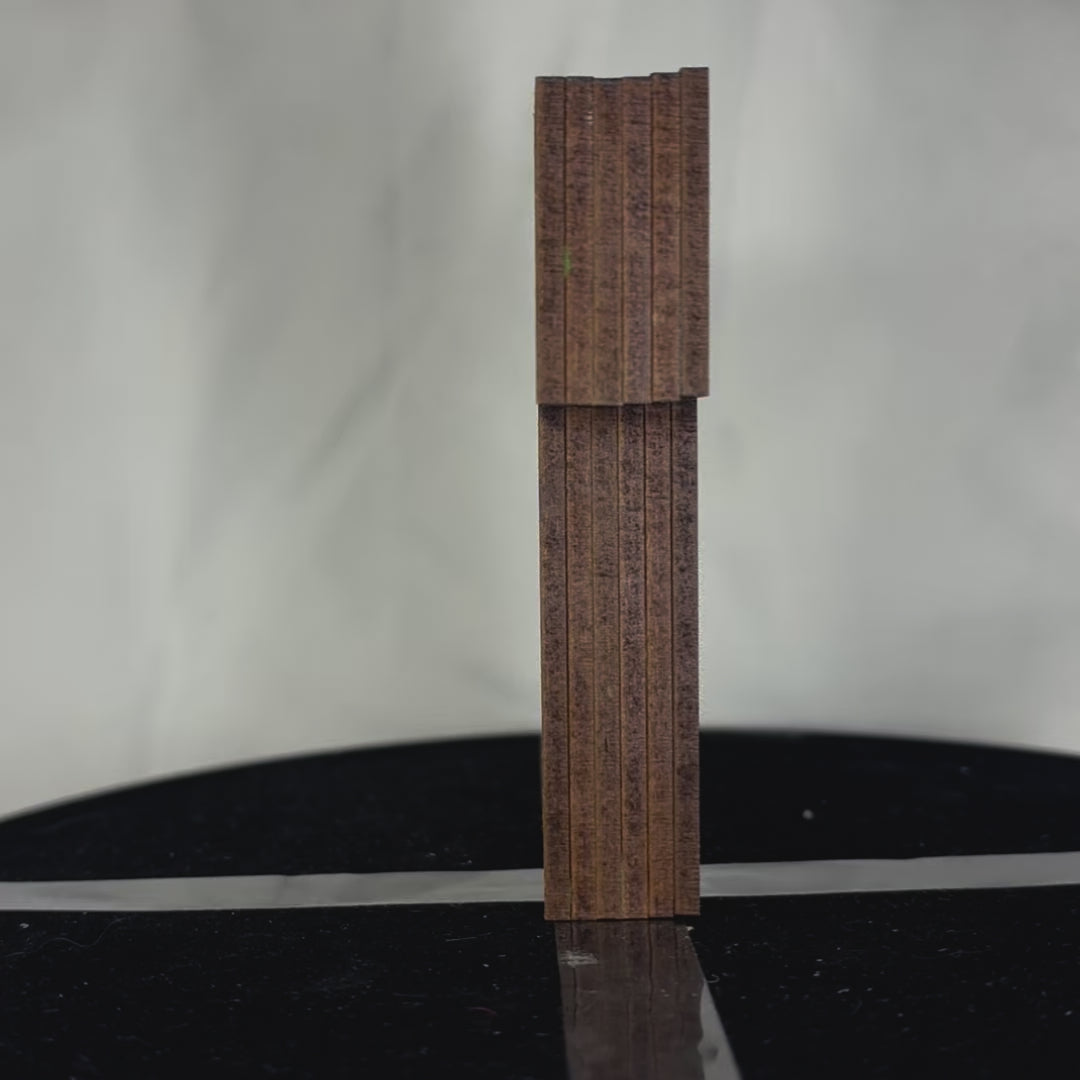Charger la vidéo : Lettre décorative T diorama pour chambre d&#39;enfant ou décoration d&#39;intérieur découpe laser création francaise et artisanale
